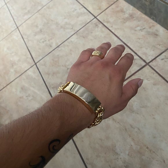 supremeanthonyv